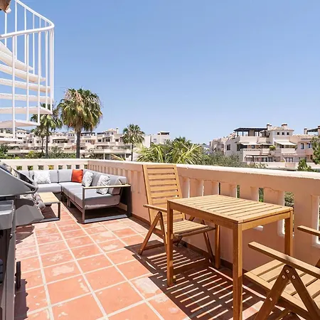 Santa Maria Elviria Golf Penthouse With Large Private Terrace And Sea Views -029 * Marbella