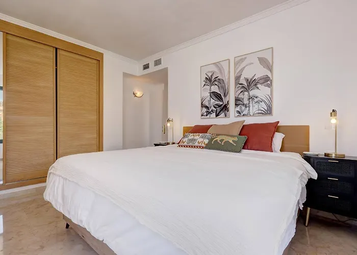 Apartmán Santa Maria Elviria Golf Penthouse With Large Private Terrace And Sea Views -029
