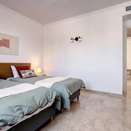 029 Santa Maria Elviria Golf Sea Views Penthouse, Private Terrace 公寓 马尔韦利亚
