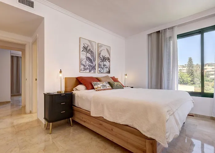 Santa Maria Elviria Golf Penthouse With Large Private Terrace And Sea Views -029 *