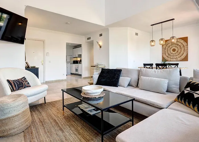 Santa Maria Elviria Golf Penthouse With Large Private Terrace And Sea Views -029 * Marbella