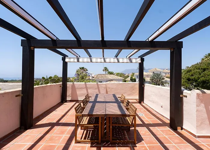 Santa Maria Elviria Golf Penthouse With Large Private Terrace And Sea Views -029