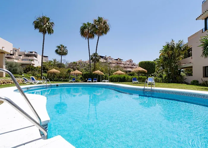 Santa Maria Elviria Golf Penthouse With Large Private Terrace And Sea Views -029 *