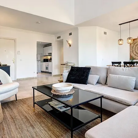 Santa Maria Elviria Golf Penthouse With Large Private Terrace And Sea Views -029 * Marbella