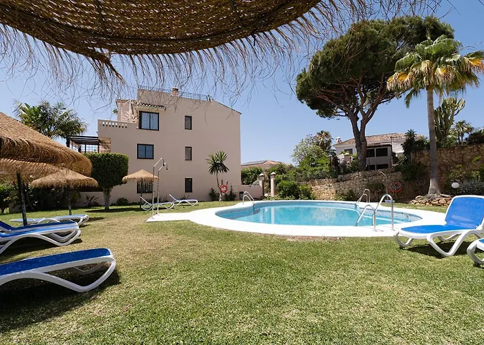 Santa Maria Elviria Golf Penthouse With Large Private Terrace And Sea Views -029