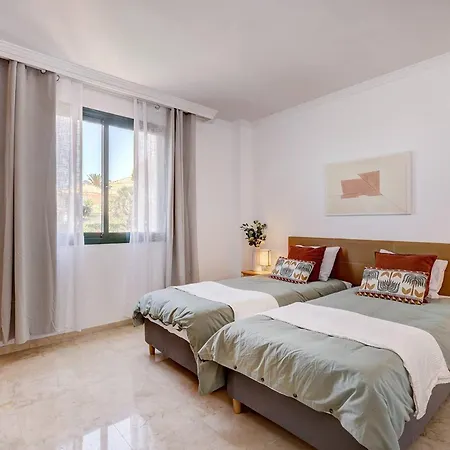 Santa Maria Elviria Golf Penthouse With Large Private Terrace And Sea Views -029 Apartmán *