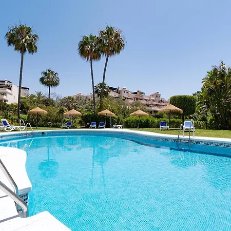 Santa Maria Elviria Golf Penthouse With Large Private Terrace And Sea Views -029 Marbella