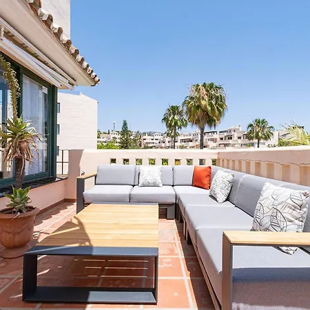 Santa Maria Elviria Golf Penthouse With Large Private Terrace And Sea Views -029 Marbella