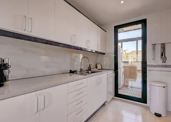Santa Maria Elviria Golf Penthouse With Large Private Terrace And Sea Views -029 * Марбелья